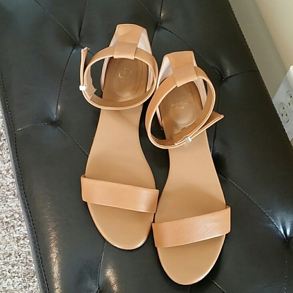 Ann Taylor Leather Flat